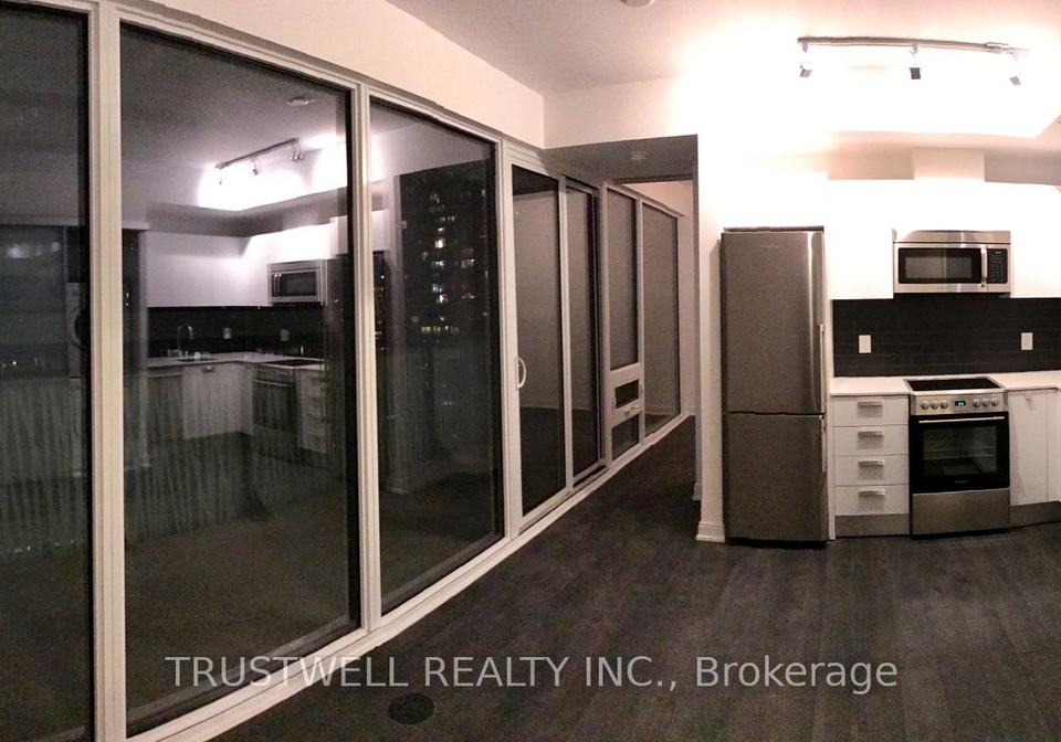 42-charles-street-e-e-toronto-ontario-c12303922