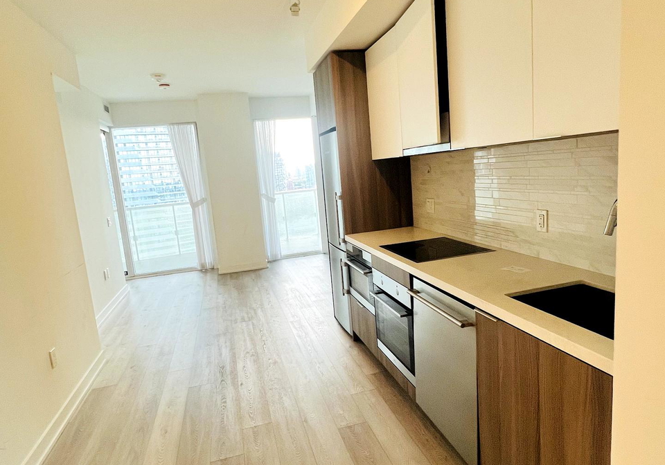15-queens-quay-e-e-toronto-ontario-c12303952