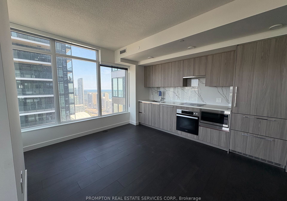 3-concord-cityplace-way-toronto-ontario-c12303982