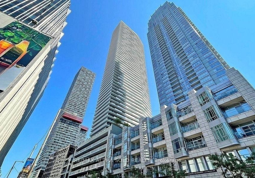 2221-yonge-street-toronto-ontario-c12303994