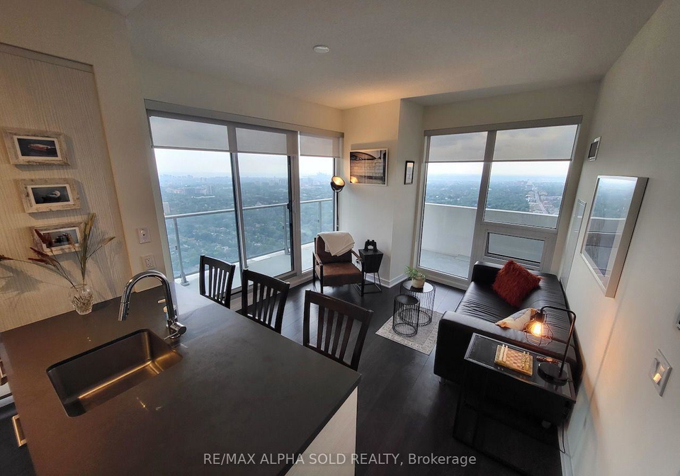 2221-yonge-street-toronto-ontario-c12303994