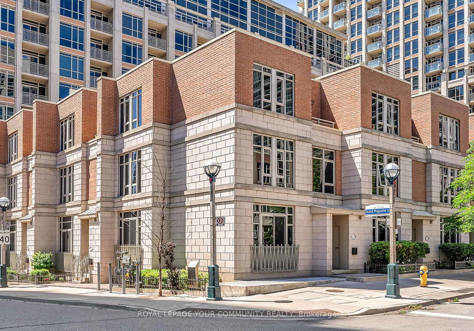 81-sloping-sky-mews-toronto-ontario-c12304139