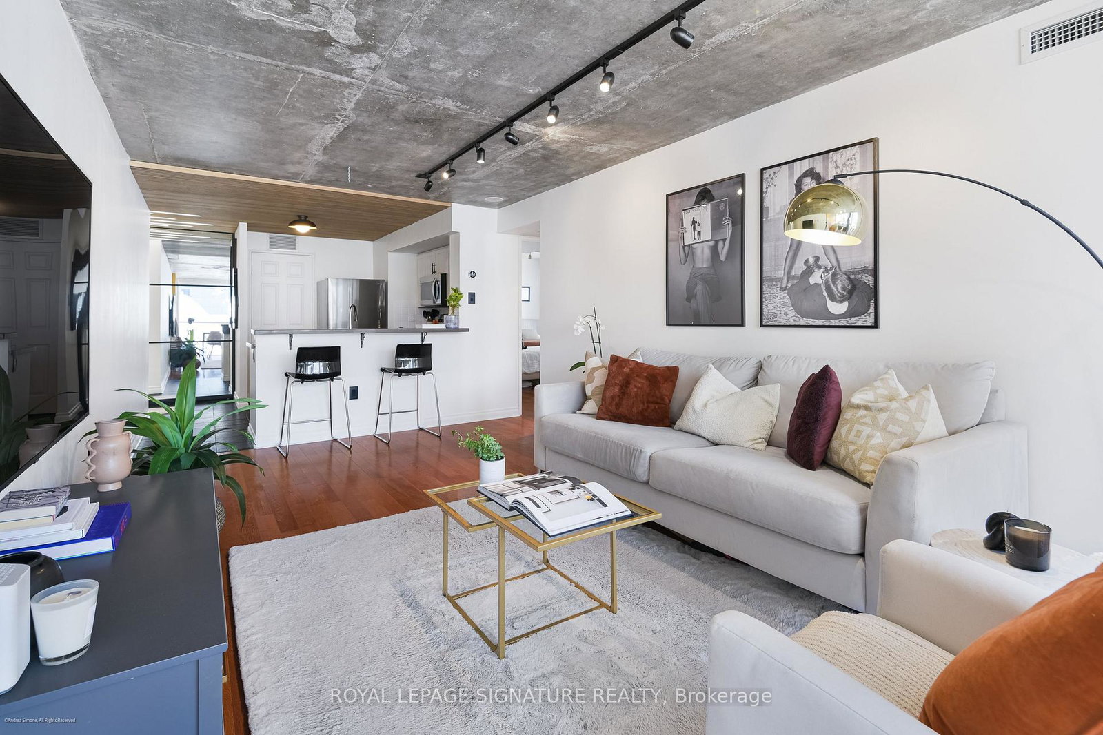 705-king-street-w-w-toronto-ontario-c12304231