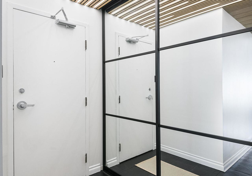 705-king-street-w-w-toronto-ontario-c12304231