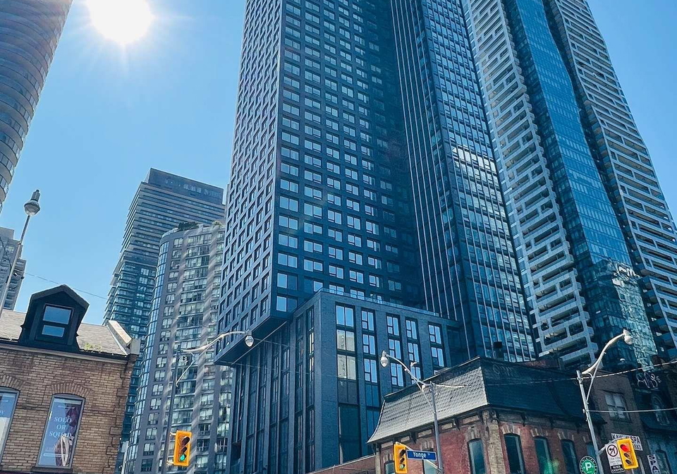 8-wellesley-street-w-w-toronto-ontario-c12304336