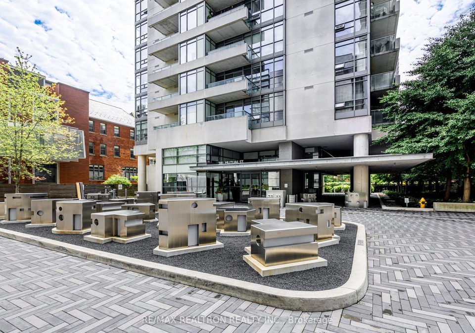 281-mutual-street-e-e-toronto-ontario-c12304491