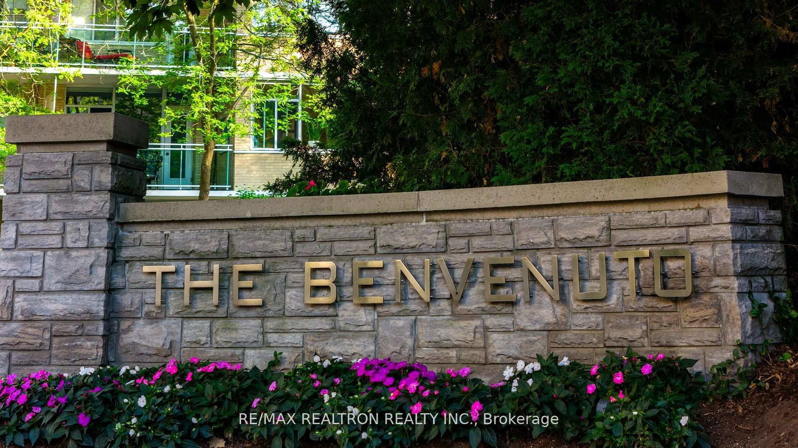 1-benvenuto-place-toronto-ontario-c12304699