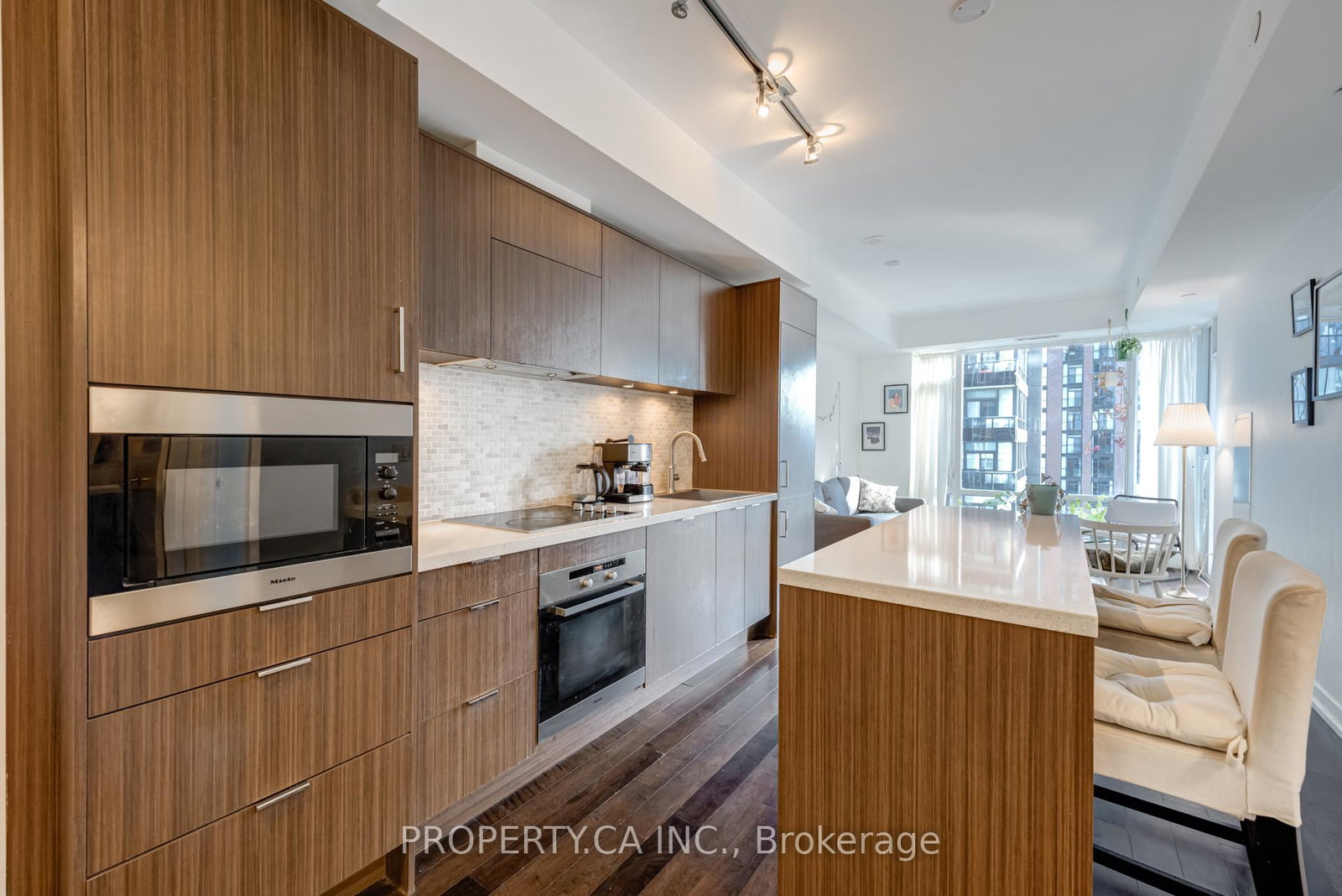 21-widmer-street-toronto-ontario-c12304789