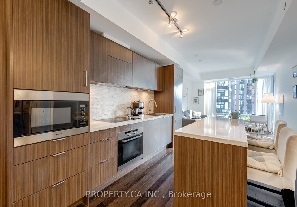 21-widmer-street-toronto-ontario-c12304789