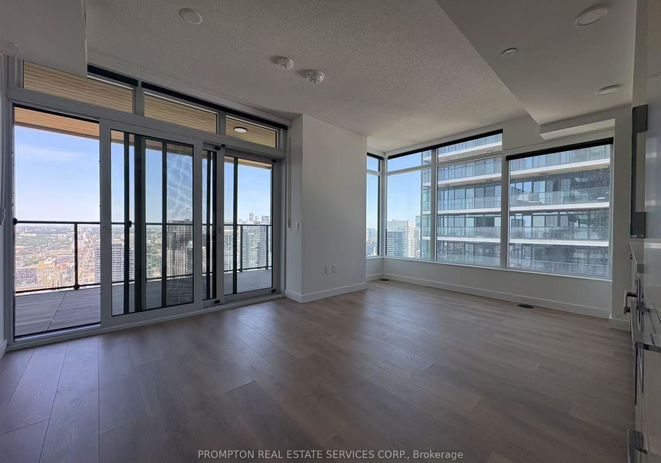 3-concord-cityplace-way-toronto-ontario-c12304983