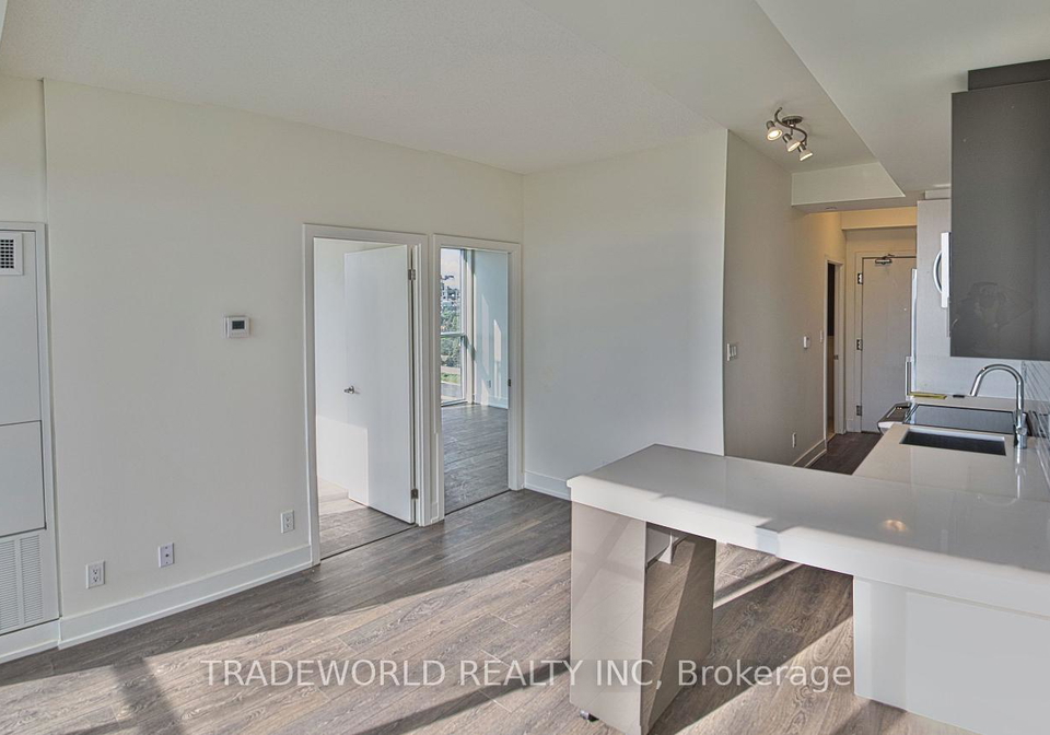 180-fairview-mall-drive-north-york-ontario-c12305058