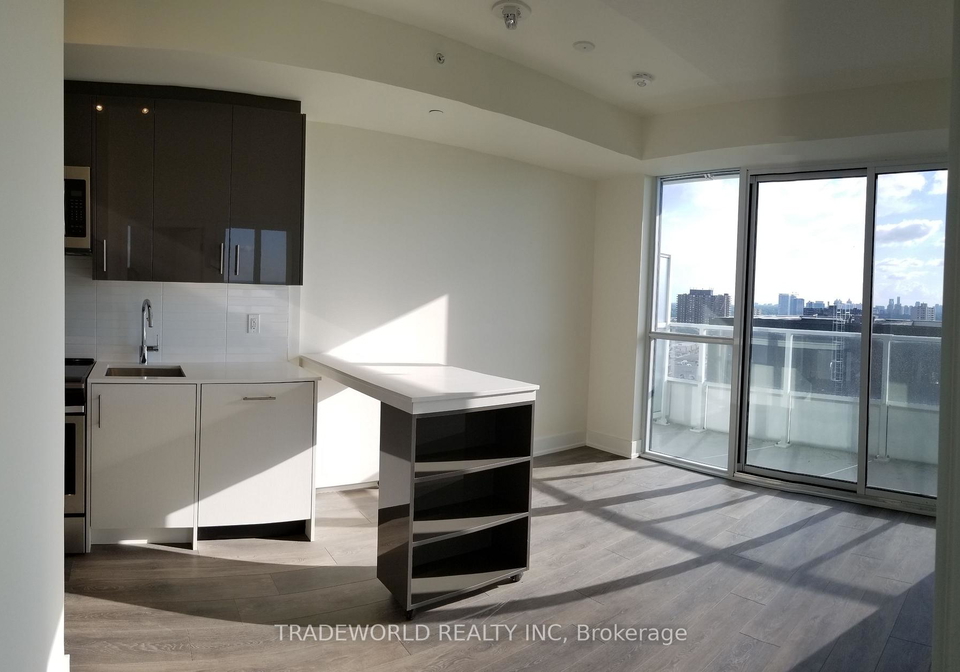 180-fairview-mall-drive-north-york-ontario-c12305058