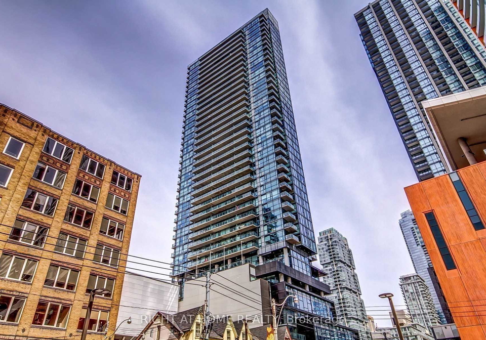 290-adelaide-street-w-w-toronto-ontario-c12305090