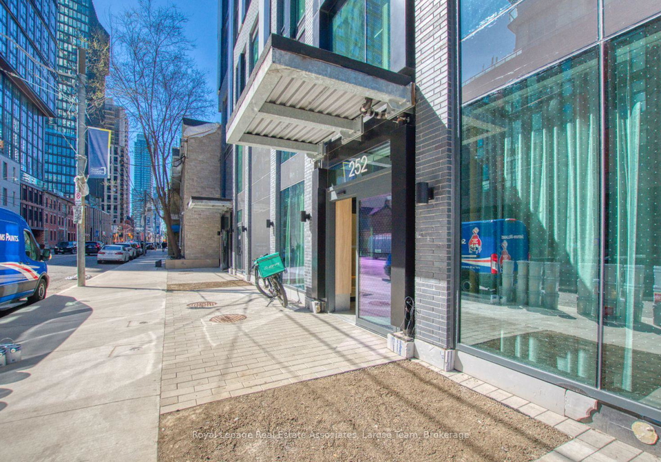252-church-street-toronto-ontario-c12305178