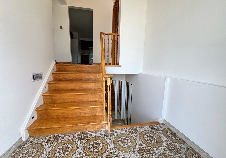 71-hickorynut-drive-north-york-ontario-c12305291