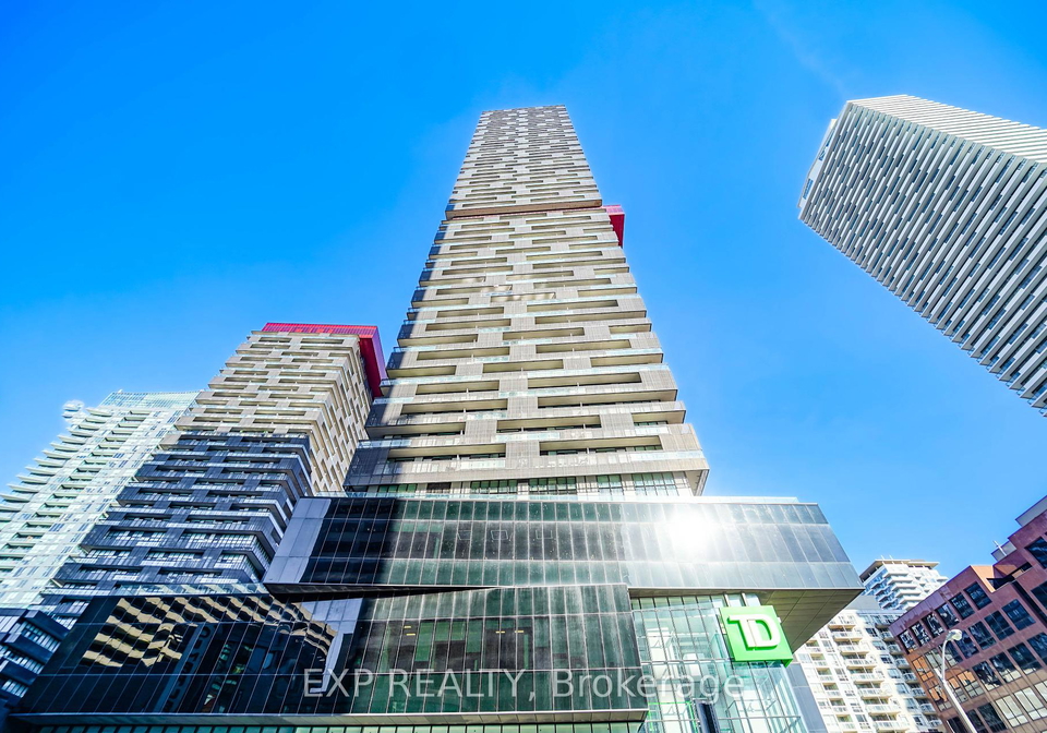 8-eglinton-avenue-e-e-toronto-ontario-c12305295