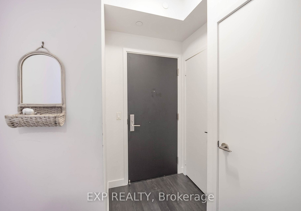8-eglinton-avenue-e-e-toronto-ontario-c12305295