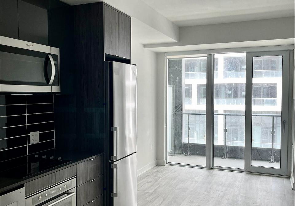 60-princess-street-toronto-ontario-c12305395