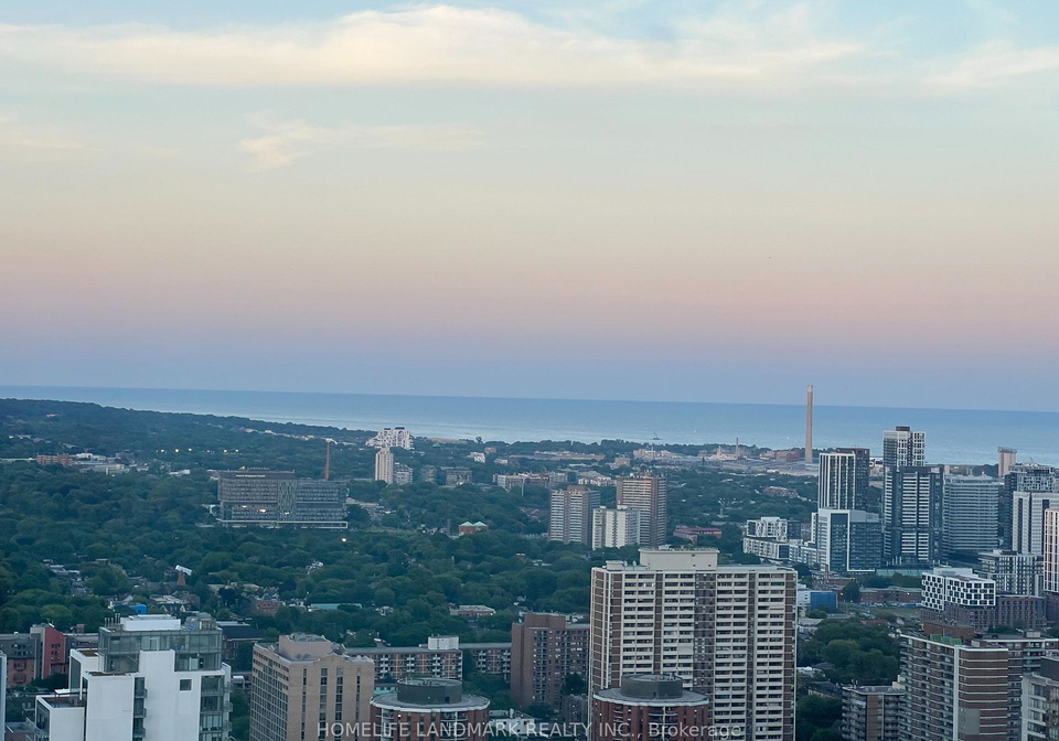 8-wellesley-street-w-w-toronto-ontario-c12305625