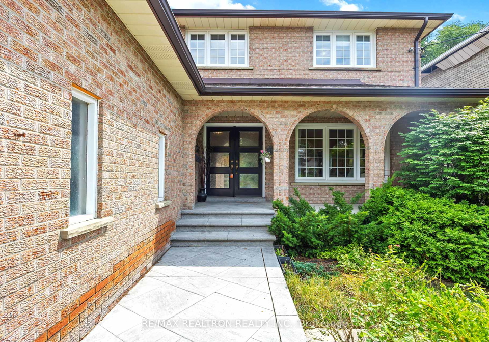 43-lawnview-drive-north-york-ontario-c12306168