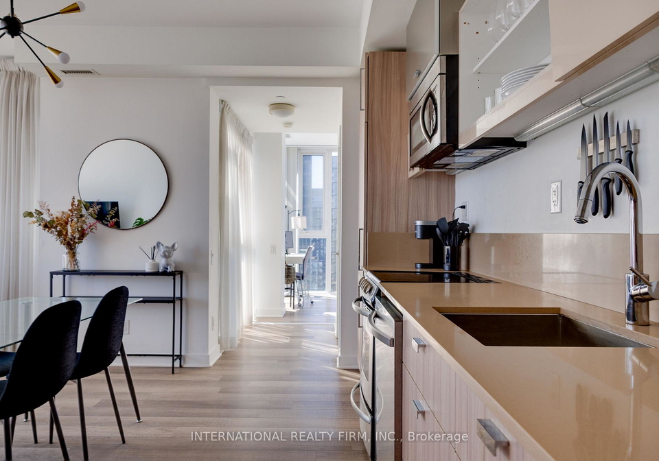 290-adelaide-street-w-w-toronto-ontario-c12306225