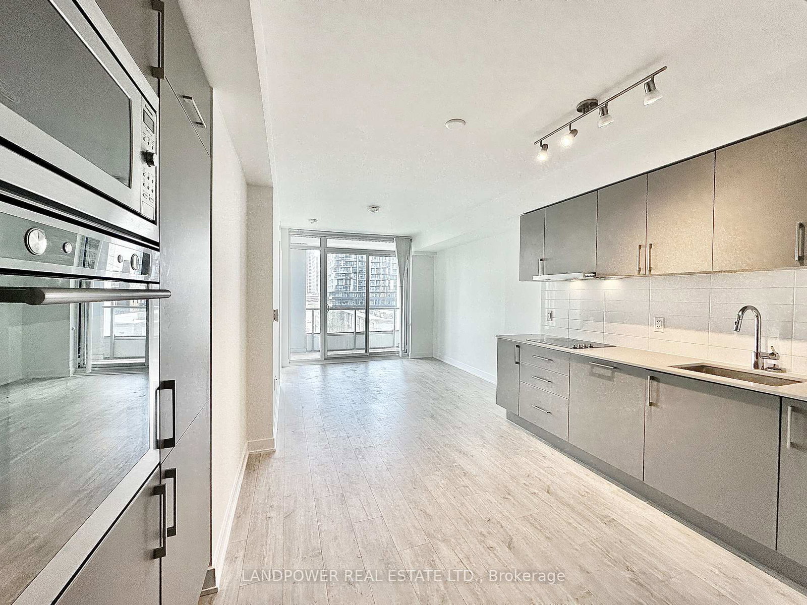 27-bathurst-street-toronto-ontario-c12306240