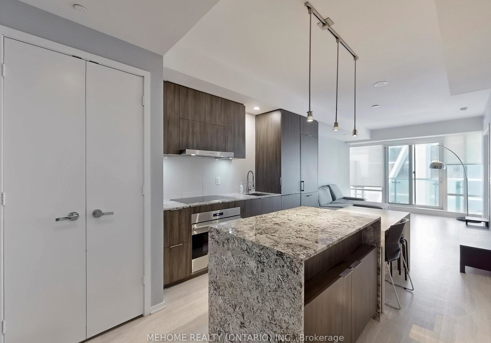 1-bloor-street-e-e-toronto-ontario-c12306258