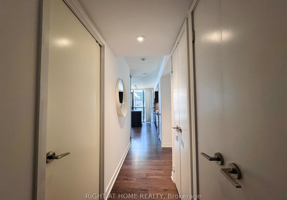 110-charles-street-e-e-toronto-ontario-c12306351