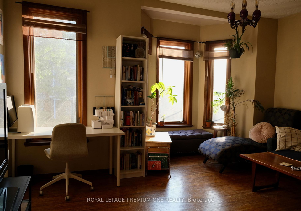 211-palmerston-avenue-toronto-ontario-c12306469