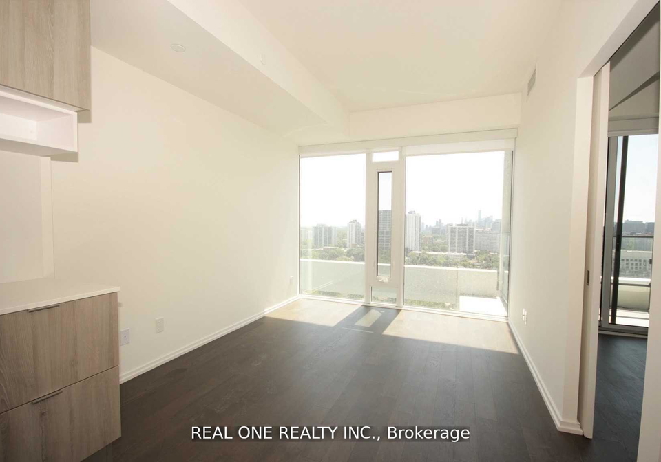 5-soudan-avenue-toronto-ontario-c12306491