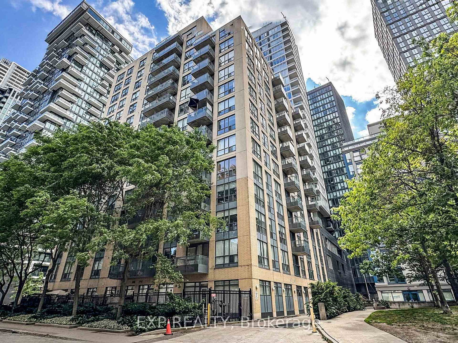 76-shuter-street-toronto-ontario-c12306698