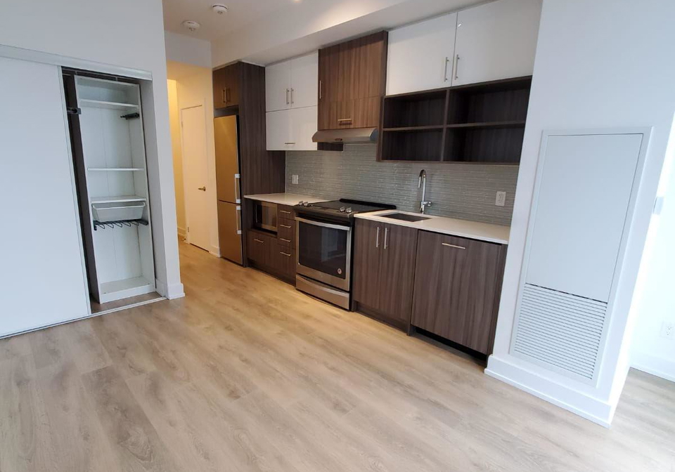 128-fairview-mall-drive-north-york-ontario-c12306909