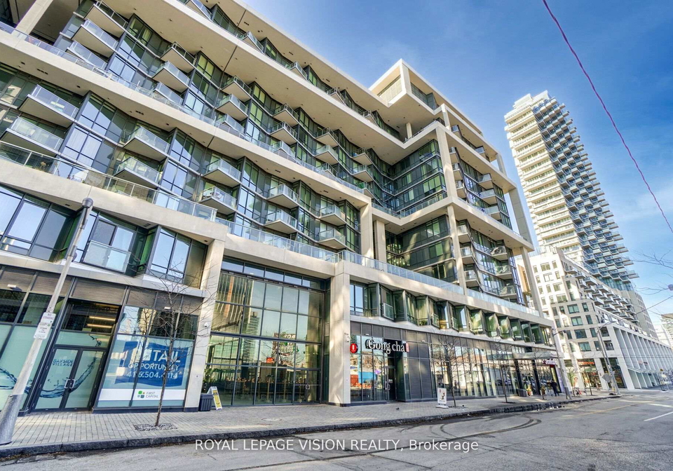 15-merchants-wharf-na-toronto-ontario-c12307781