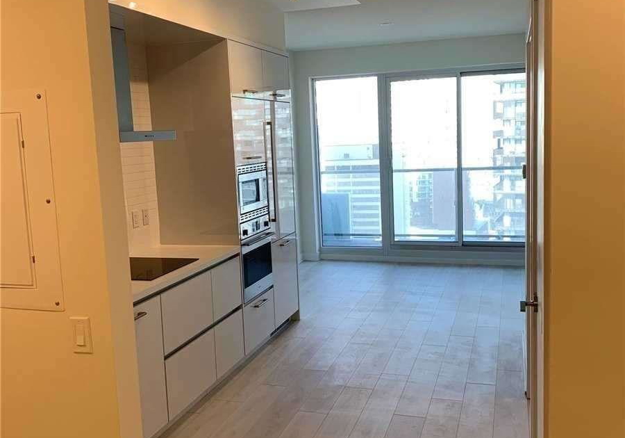 2221-yonge-street-toronto-ontario-c12307861