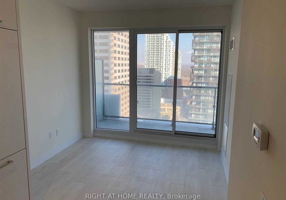 2221-yonge-street-toronto-ontario-c12307861