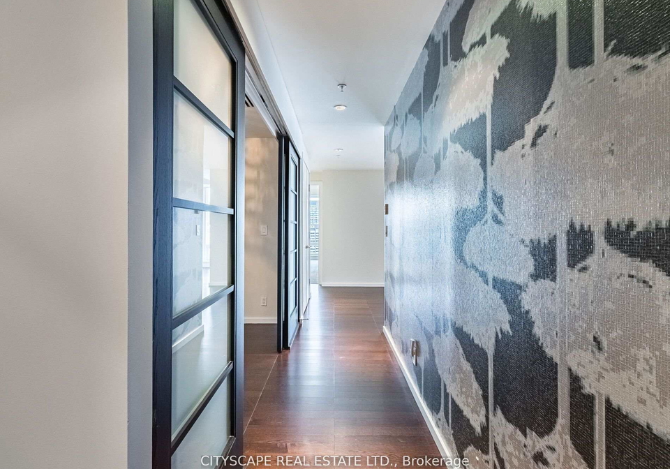 180-university-avenue-toronto-ontario-c12307935