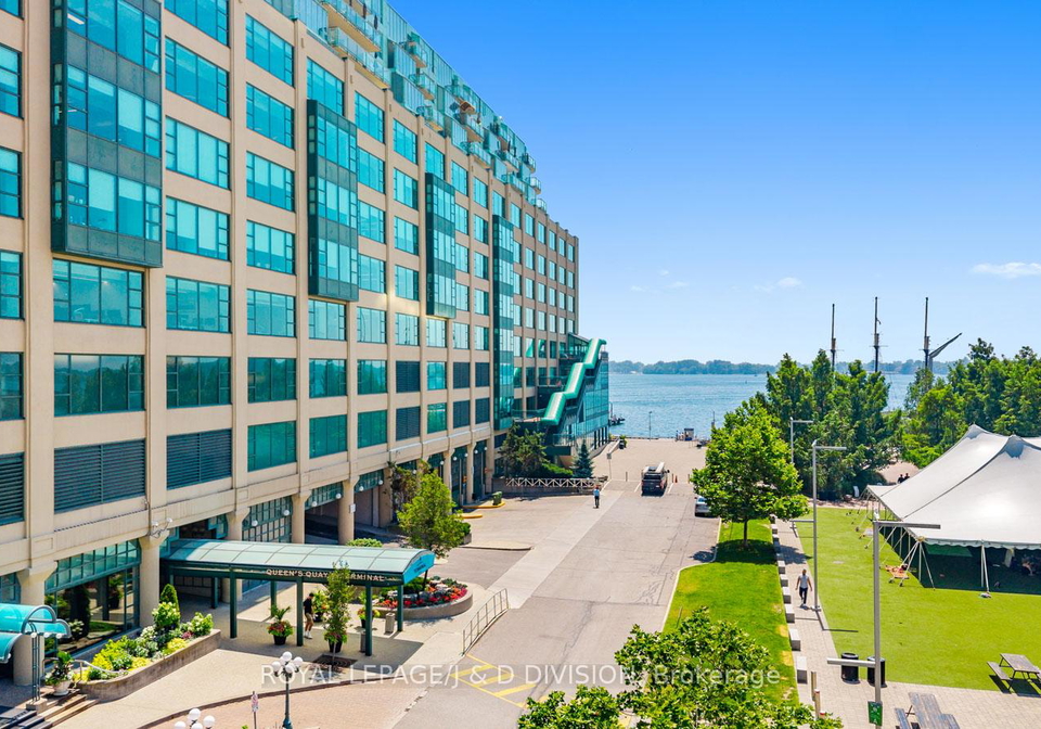 211-queens-quay-w-w-toronto-ontario-c12308094