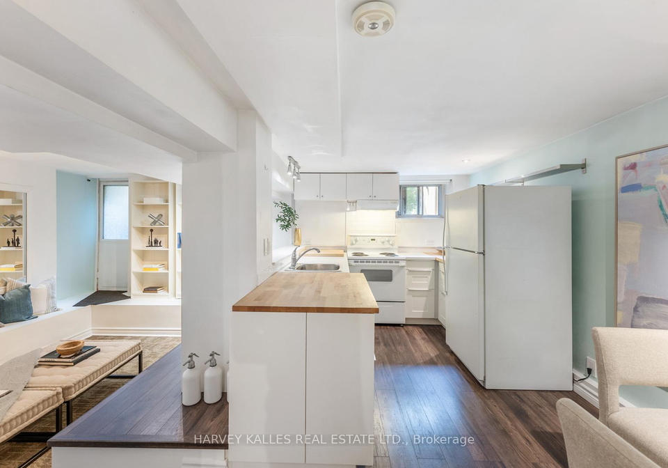 107-farnham-avenue-toronto-ontario-c12308292