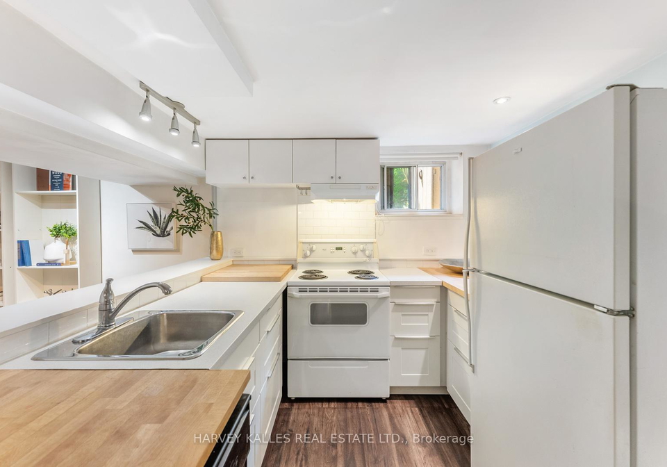107-farnham-avenue-toronto-ontario-c12308292