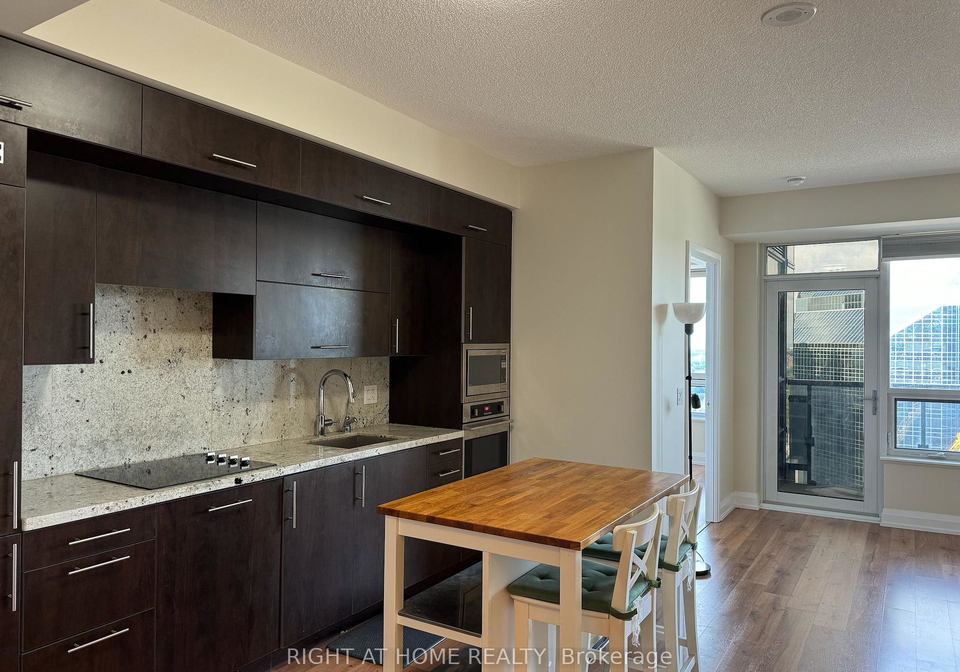 5-sheppard-avenue-e-e-north-york-ontario-c12308420