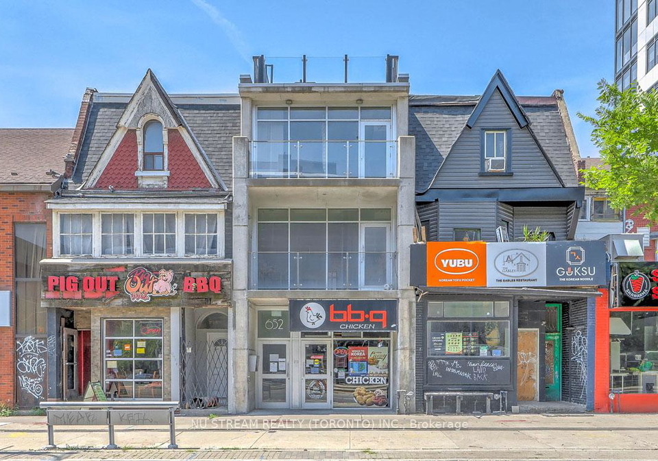 652-spadina-avenue-toronto-ontario-c12308562