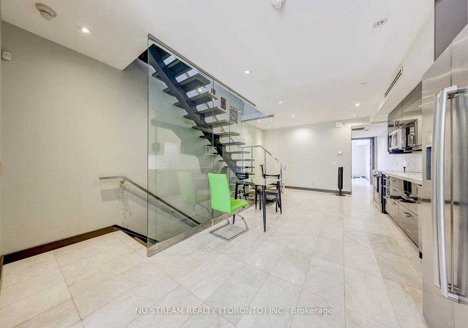652-spadina-avenue-toronto-ontario-c12308562