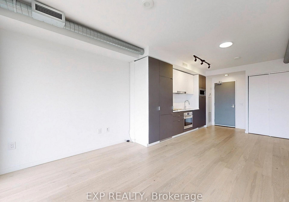 170-bayview-avenue-toronto-ontario-c12308605
