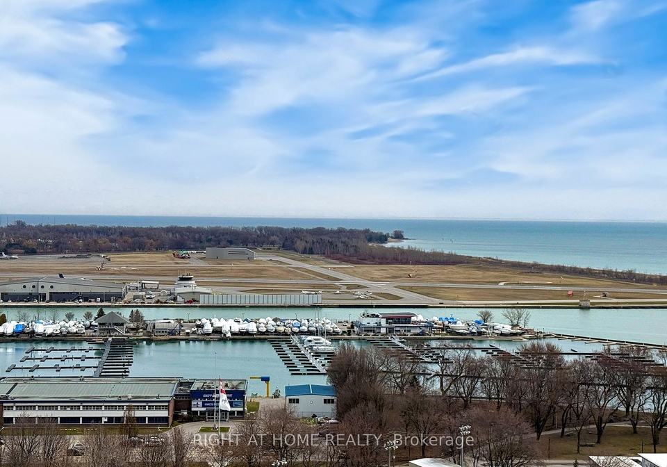 219-fort-york-boulevard-toronto-ontario-c12308702