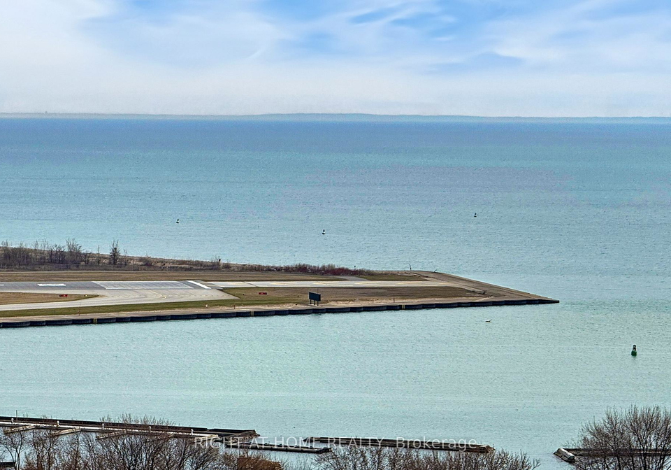 219-fort-york-boulevard-toronto-ontario-c12308702