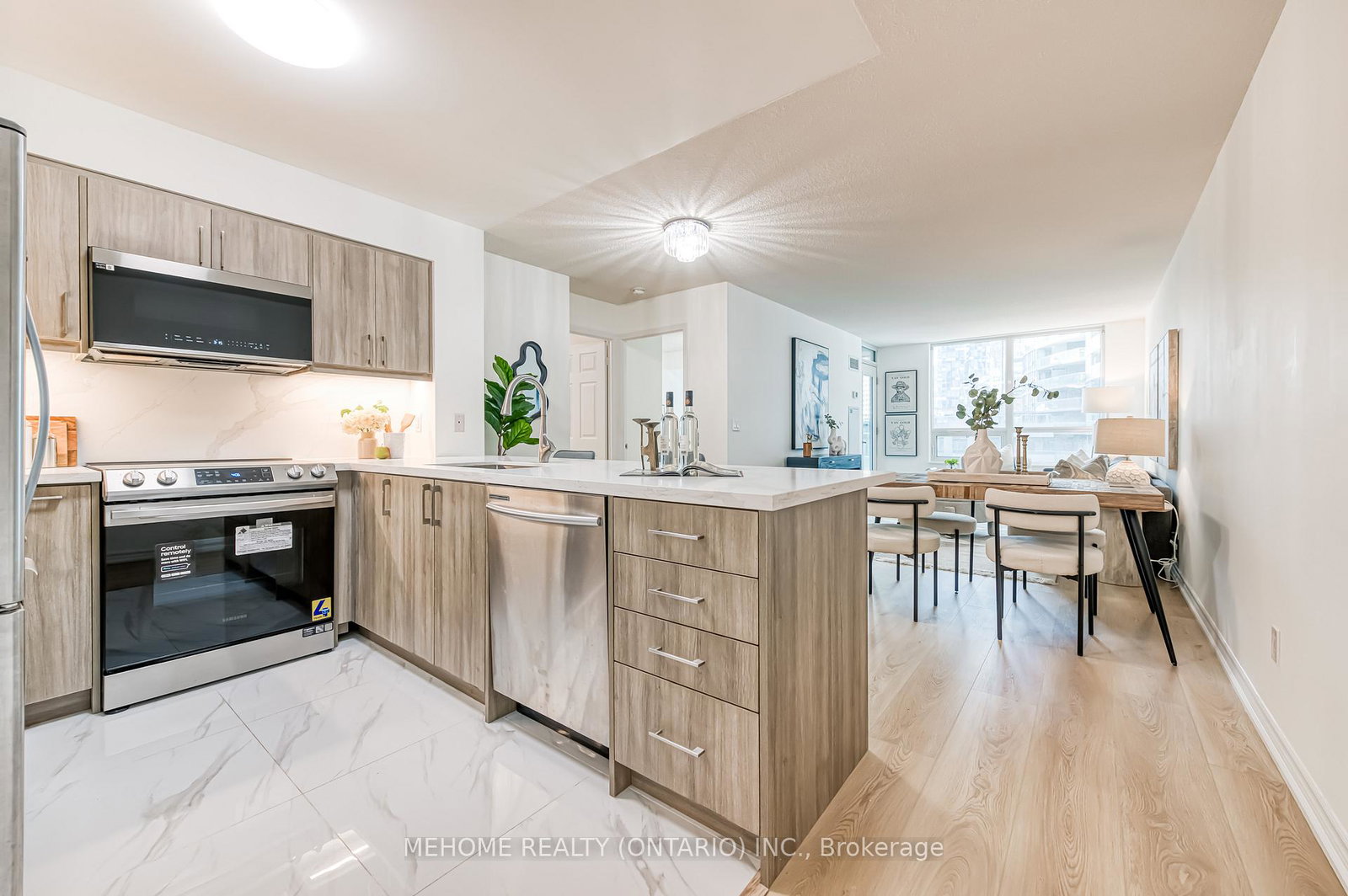 19-grand-trunk-crescent-toronto-ontario-c12308903