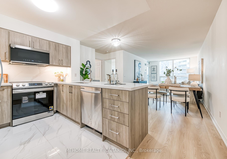 19-grand-trunk-crescent-toronto-ontario-c12308903