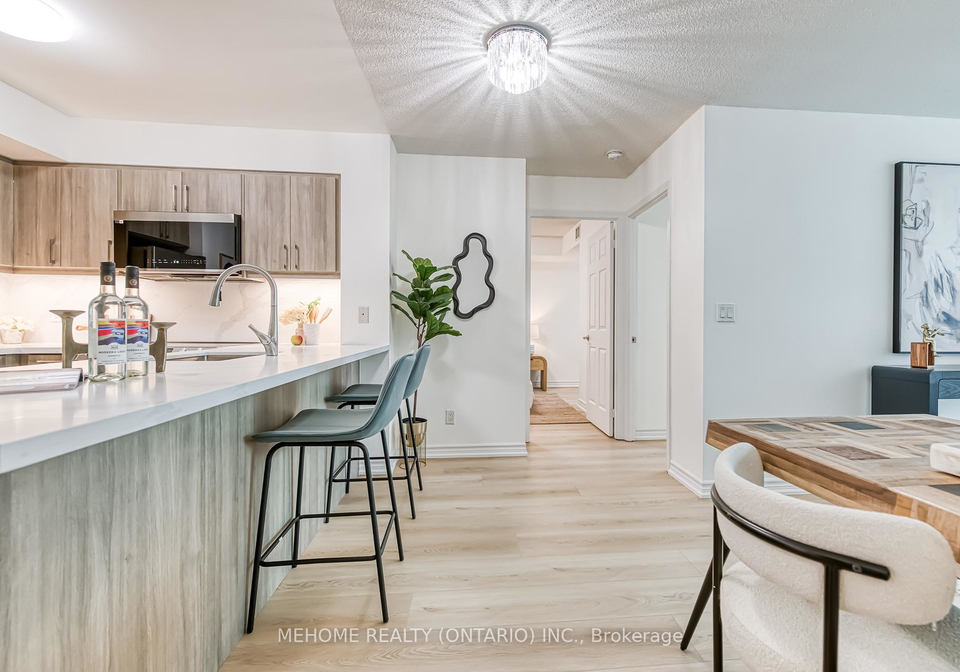 19-grand-trunk-crescent-toronto-ontario-c12308903