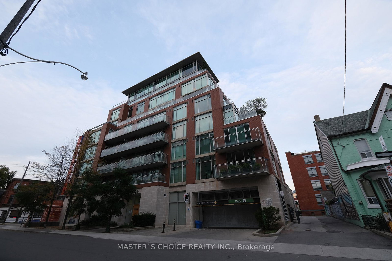 301-markham-street-toronto-ontario-c12308917