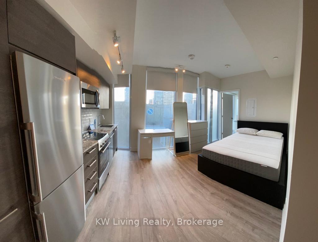 28-wellesley-street-e-e-toronto-ontario-c12309077